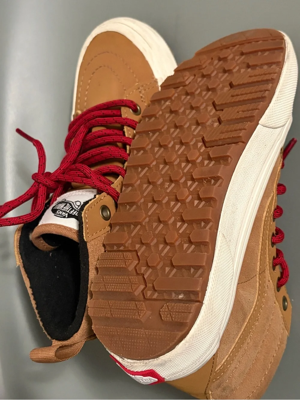 Vans boys Tan High-Top insulated Sneaker Boots with Red Laces